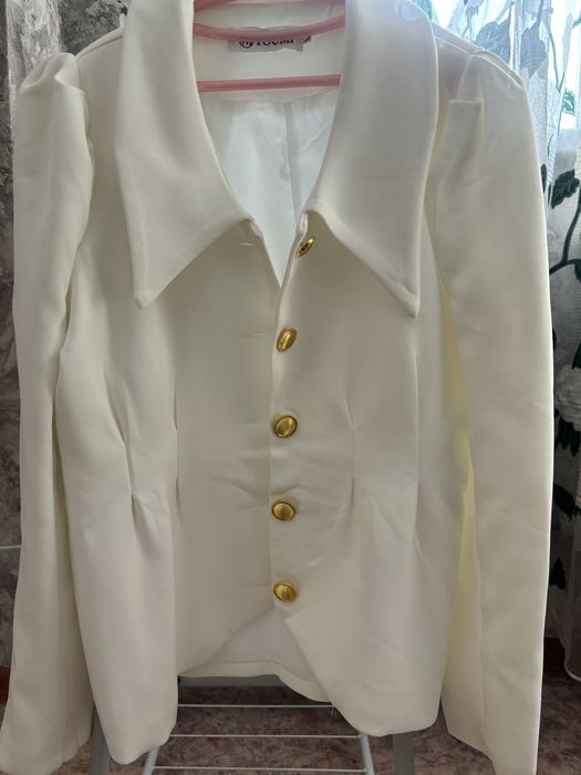 Пиджак белый размер М