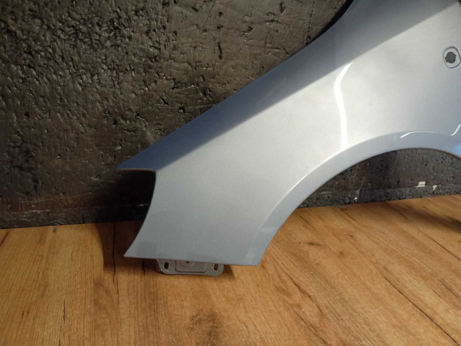 Aripa Fata Stanga Skoda Fabia 2 II An 2007-2014 (F8K (Albastru))