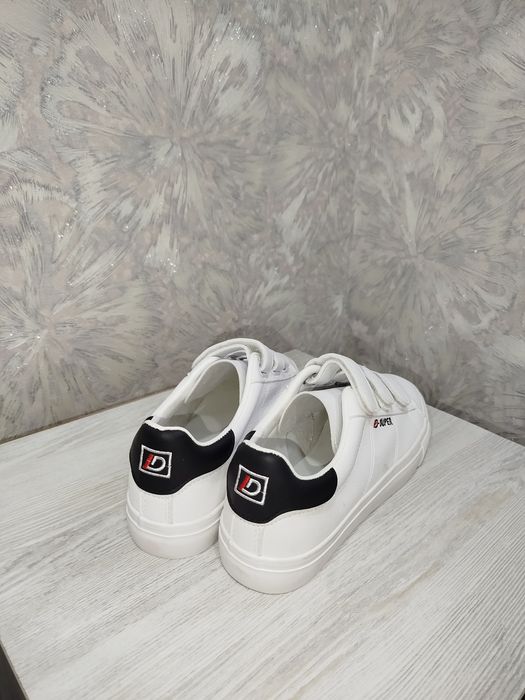 Продаётся женские кеды