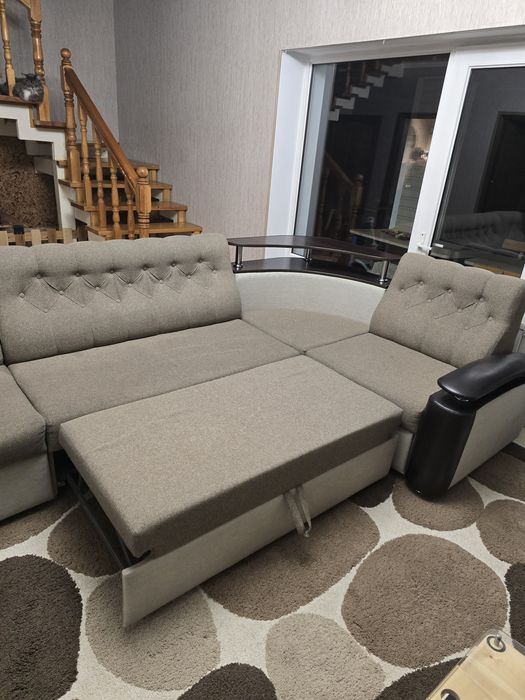 Диван угловой,раскладной.