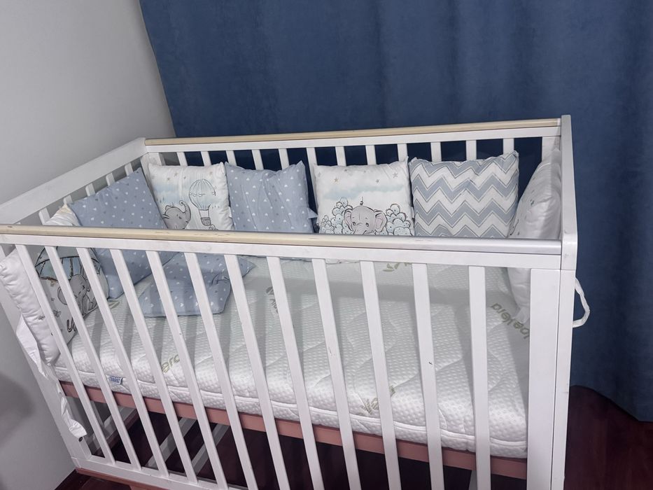 Детская кровать с маятником