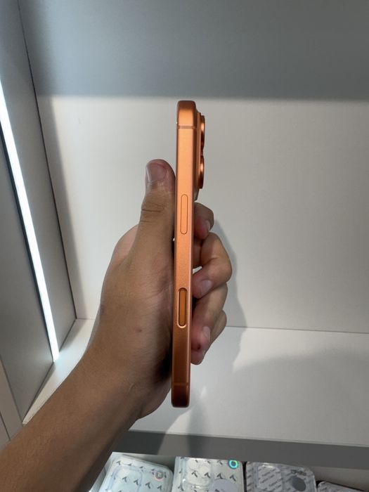 iPhone 17 pro. 256GB.  Sim+esim