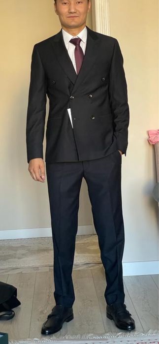Костюм двубортный