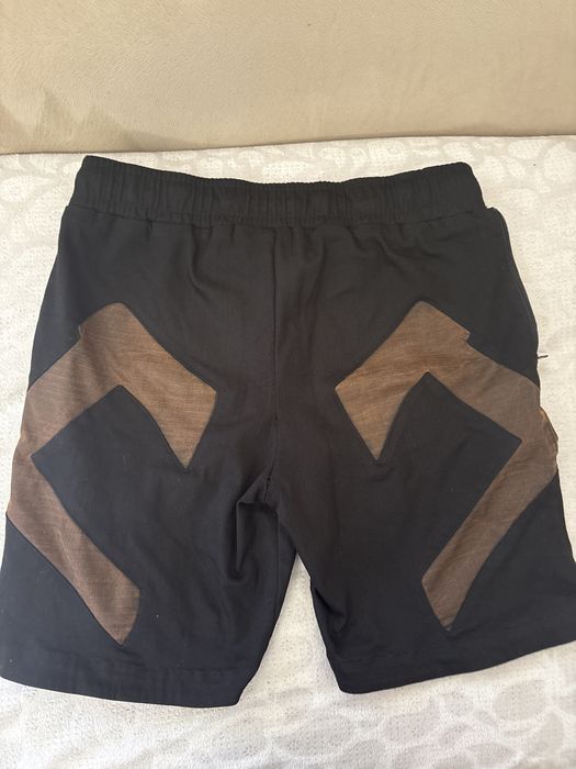 Луда къси панталони