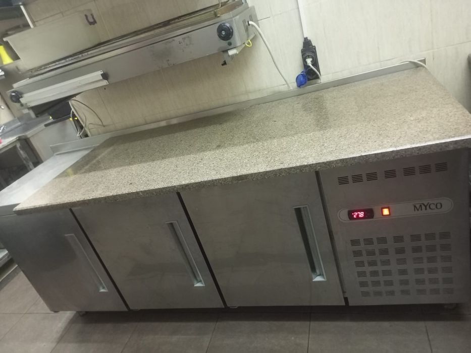 Продам стол холодильник 3 штуки новые