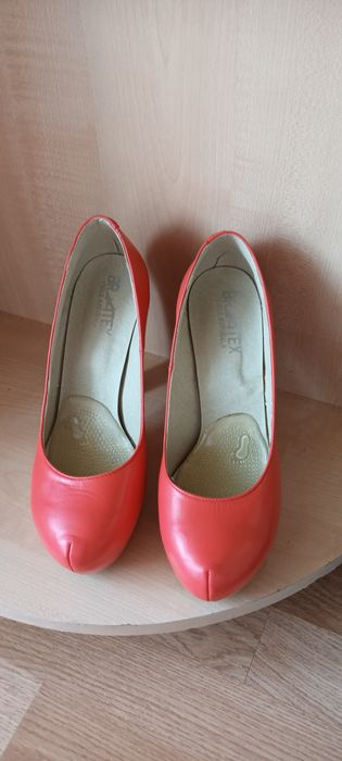 Pantofi corai, piele naturala, masura 38