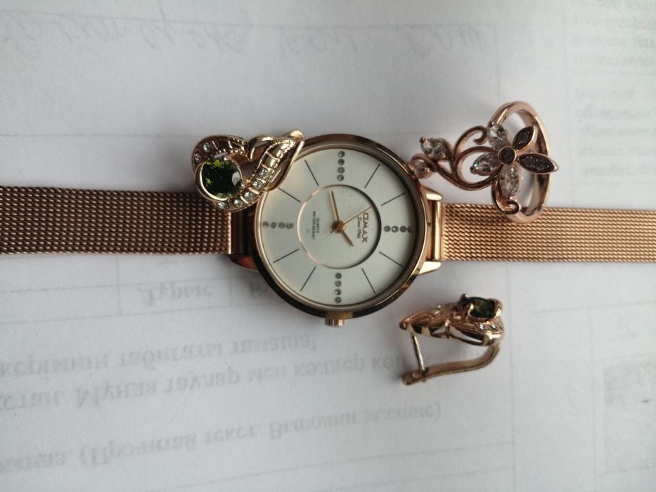 Продам часы серьги кольцо
