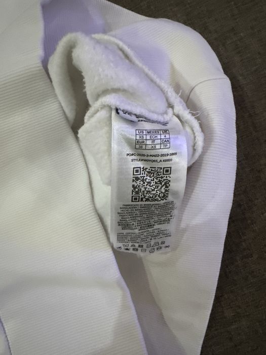 Къс дамски суитчер Guess