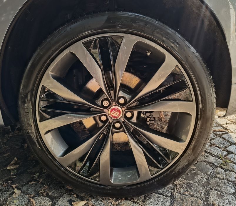 Комплект Джанти с Гуми 22 5x108 Jaguar