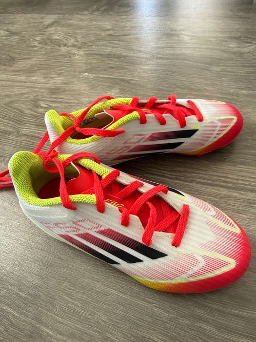 Футболни обувки Adidas