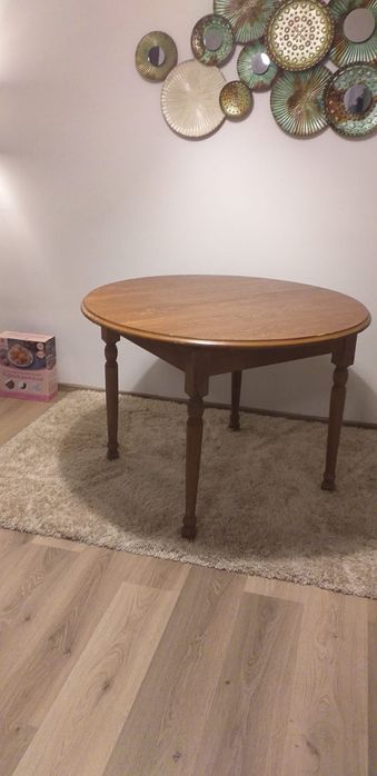 Vând măsuță în stare buna