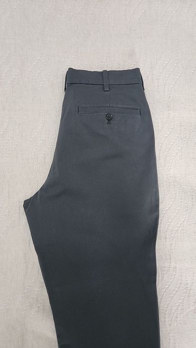 Продаю мужские брюки чиносы от Uniqlo