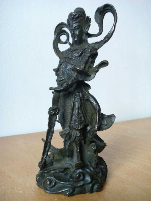 Бронзова статуетка