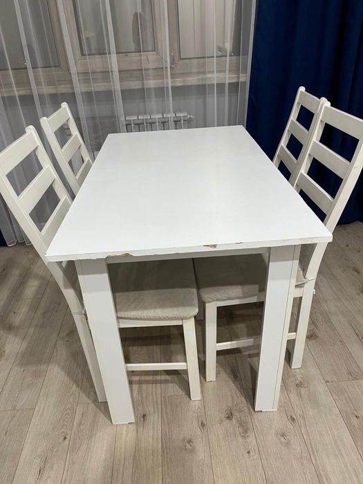 Продам Стол и стулья