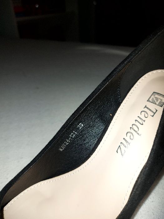 Елегантни обувки с ток