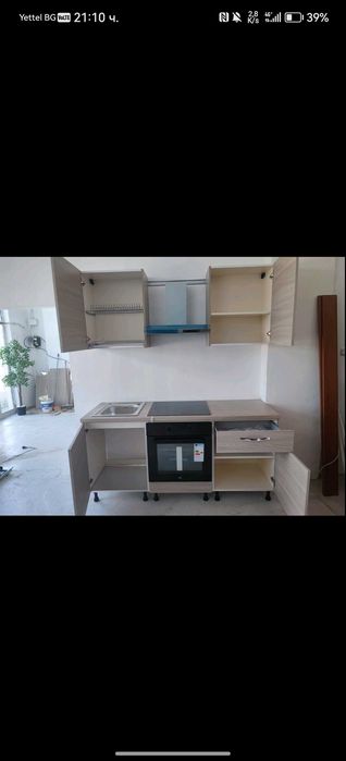 Кухня с електро уреди