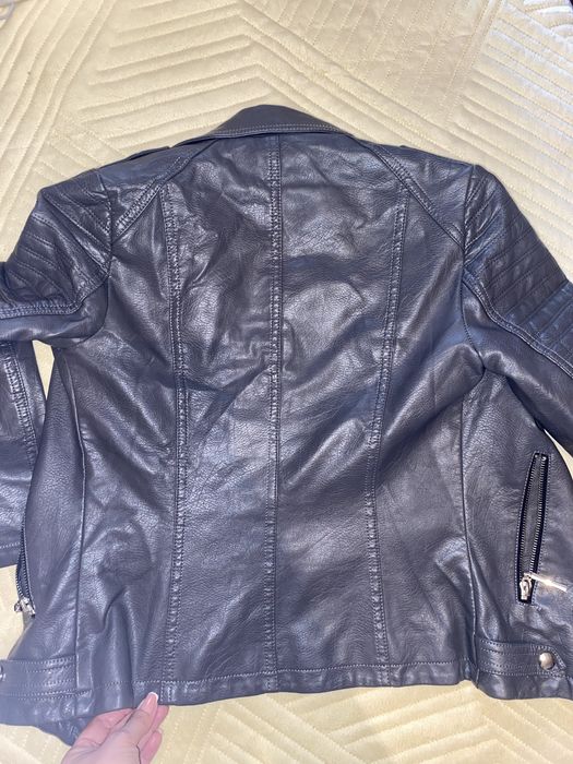 Продам кожанку в отличном состоянии