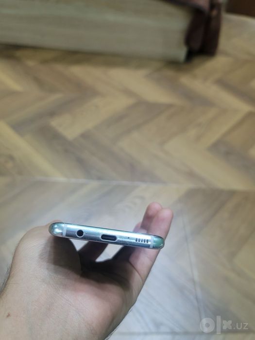 Iphone s8 sotiladi