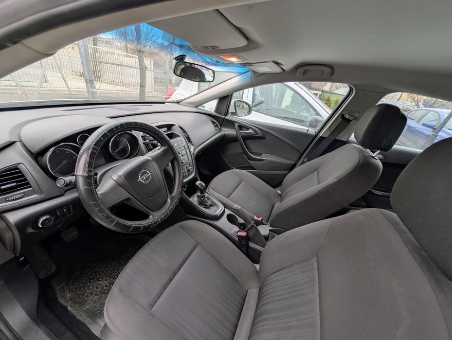 Opel Astra J Notchback,  1.7 CDTI, 110 CP,  2014