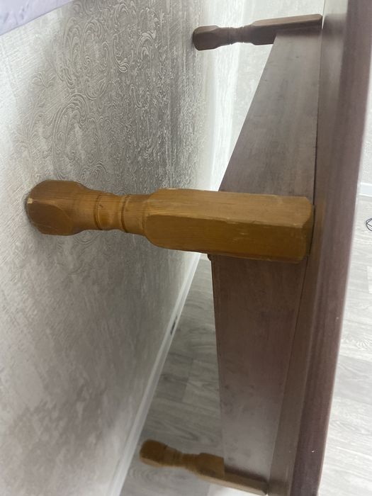 Продам круглый стол