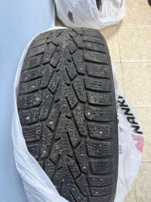 Зимние шины б/у 16 размера