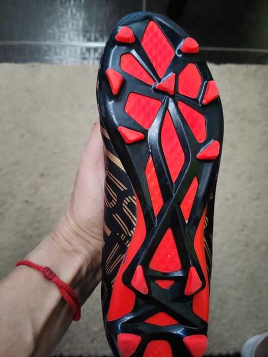 Детски бутонки адидас