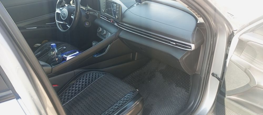 Hyundai Elantra sotiladi