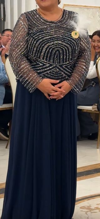 Платье вечернее шикарное