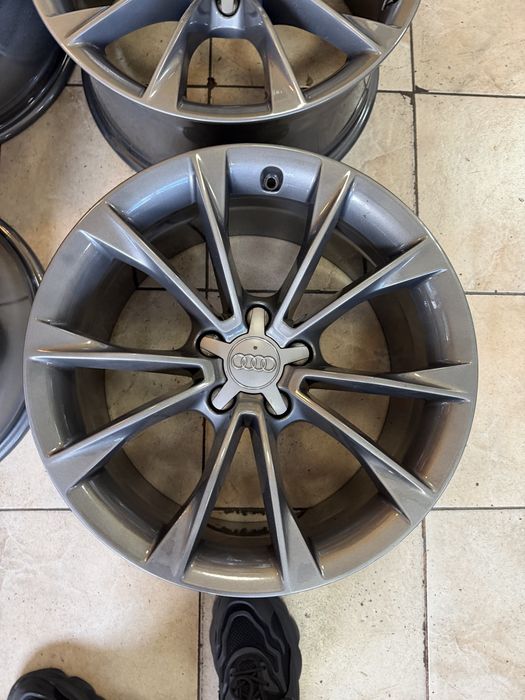 Jante originale audi - a4/a5/a6/a7/a8 --- 5x112 r18 - et 29 noi impecabile - gun metal - 2500 lei set
