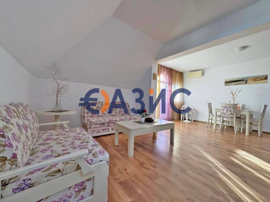 Продава се Двустаен апартамент в к.к. Слънчев бряг - 57 кв.м за 1167 €/кв.м - Снимка #3