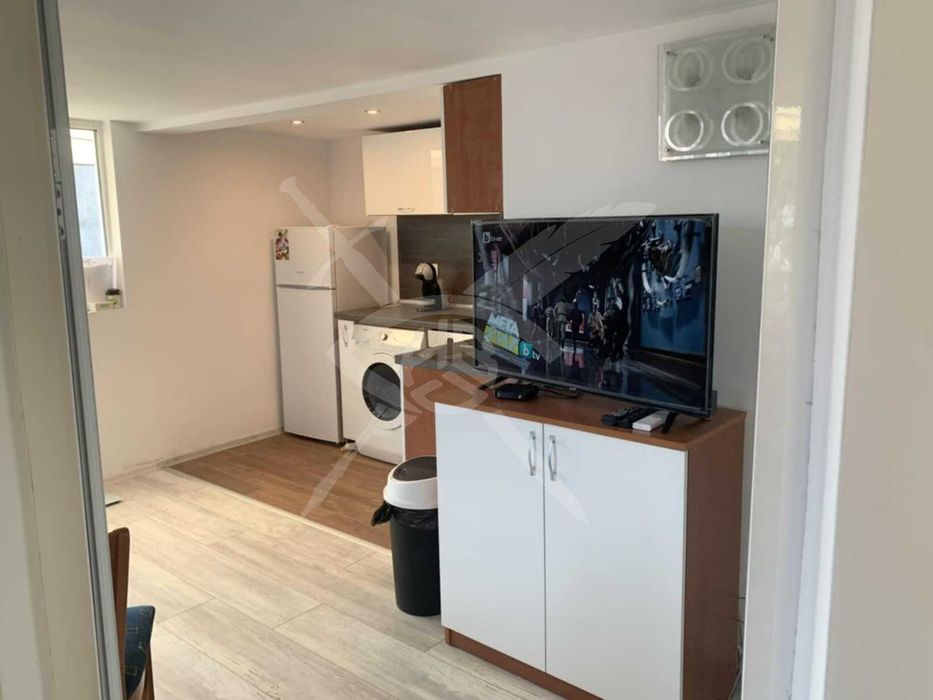 Дава се под наем Двустаен апартамент в Варна, Червен площад - 58 кв.м за 500 € - Снимка #1