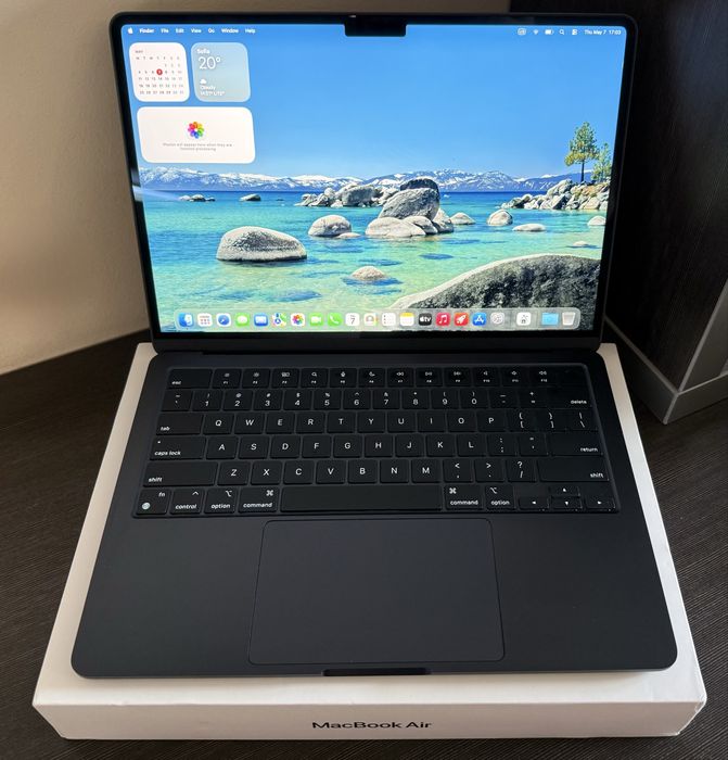 MacBook Air M2 Black 100% battery