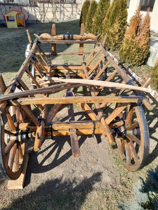 Vând car în stare foarte  bună.