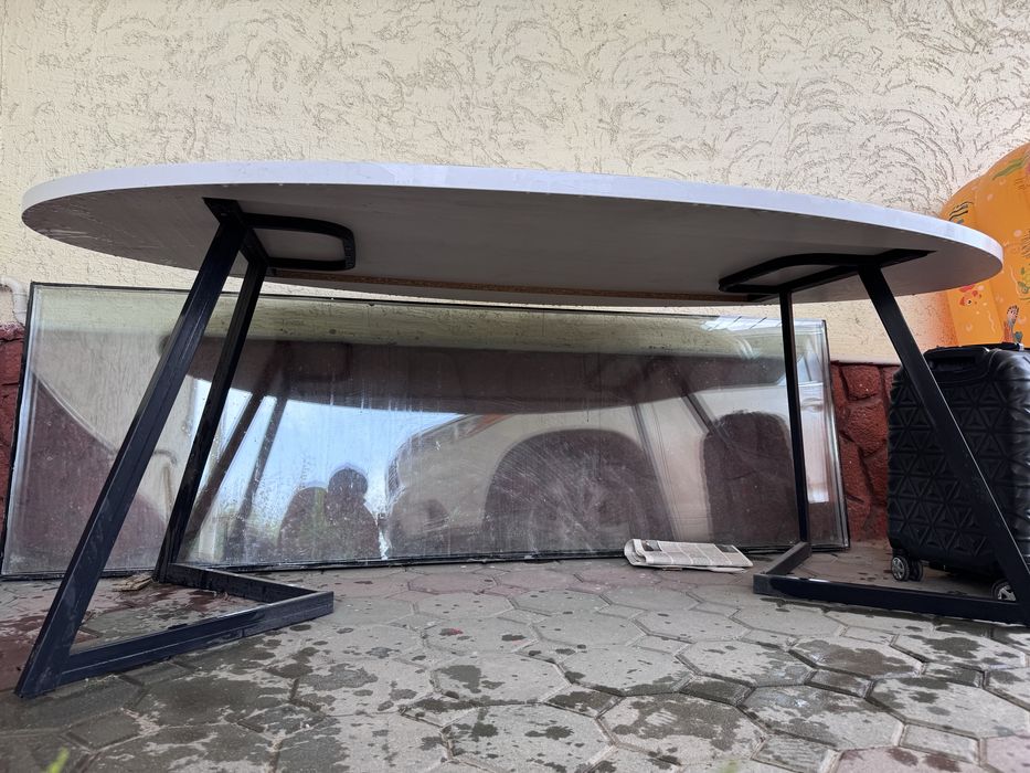 Продам стол! Почти как новый!