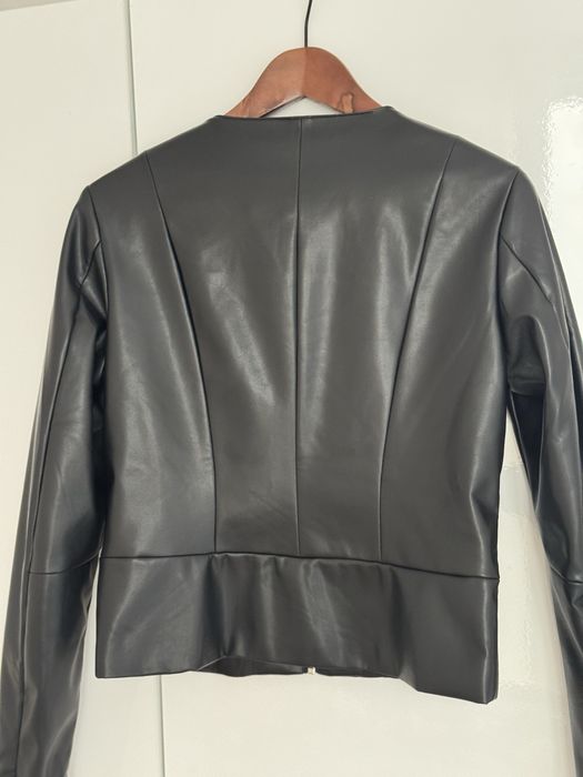 Дамско кожено яке, 38