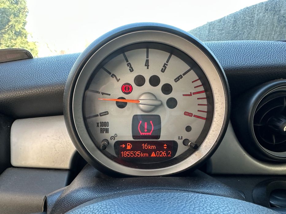 Mini cooper one,an 2008,185000 km,proprietar,preț 3000 euro