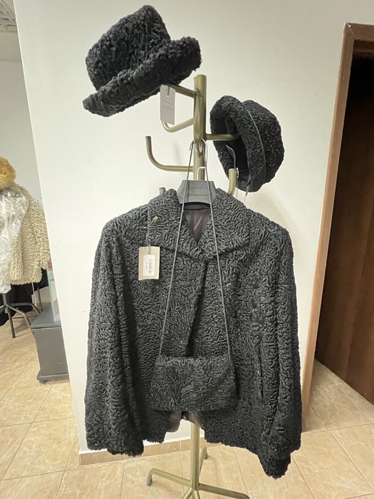 Шуба каракулевая