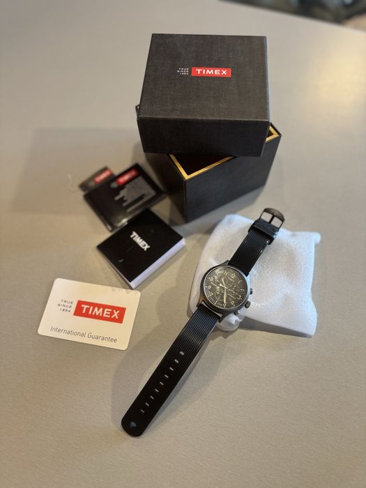 Timex Expedition Capstone Chronograph (black, silicone strap)