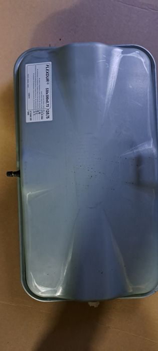 vas expansiune centrală termică Buderus Logamax Plus GB072-24K V2