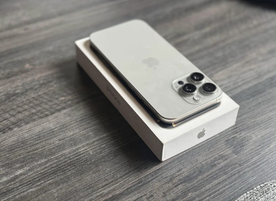 Vand iphone 16 pro max URGENT!