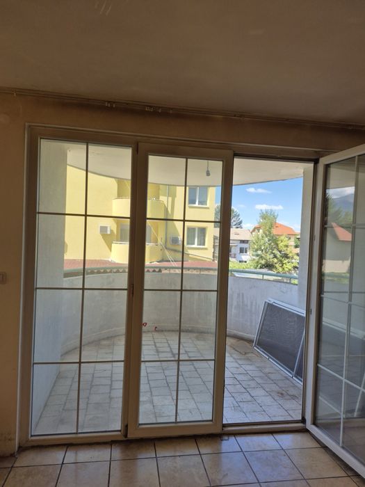 Дава се под наем Тристаен апартамент в София, Младост 1 - 122 кв.м за 194506.86 € - Снимка #1