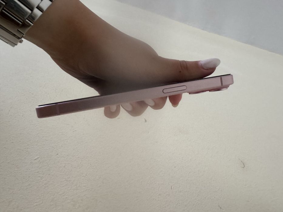 Iphone 15 Pink.