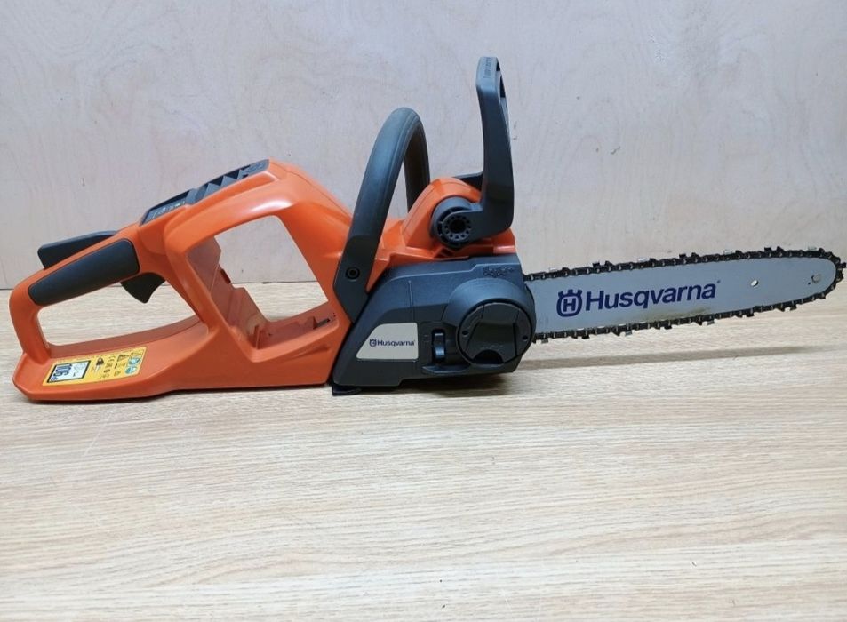 Акумулаторна резачка Husqvarna 330i