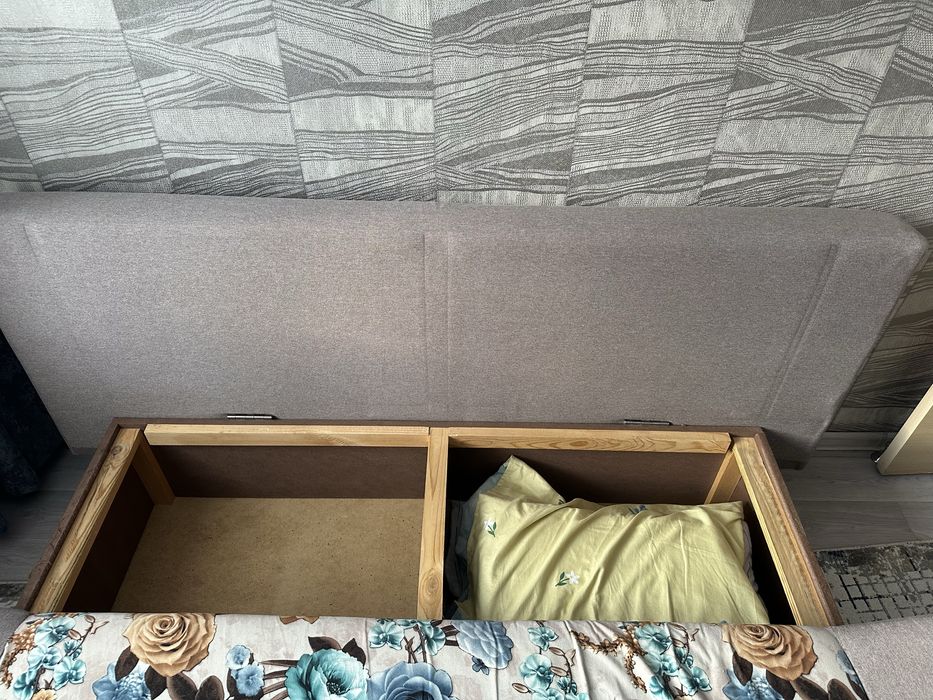 Продам диван в хорошем состоянии