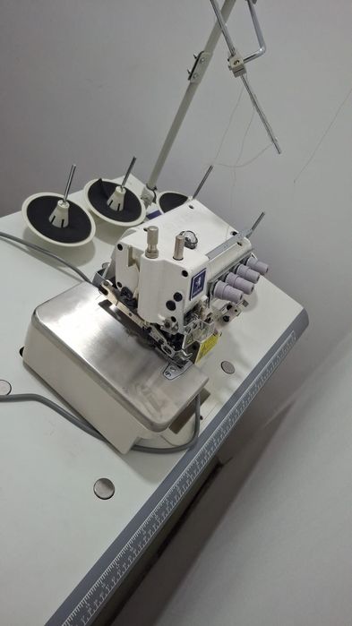 Продам пром Оверлок