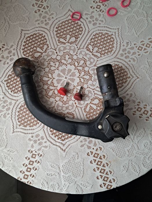 Vând cui remorcare audi a4b6