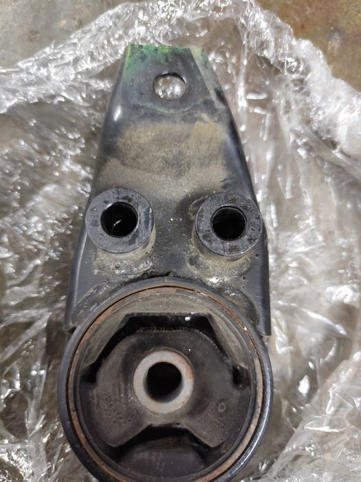 Подушка коробки Ниссан Микра/марч