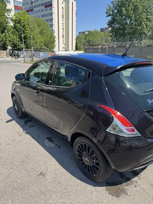 Lancia ypsilon 2014