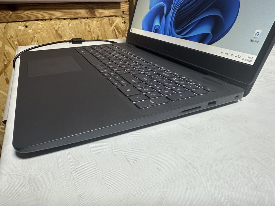 Ноутбук Dell - intel Core i5-11(th)/RAM 8Gb/SSD/intel Iris Xe Graphics