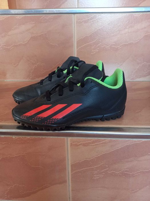 Детски футболни обувки/стоножки Адидас 30 номер